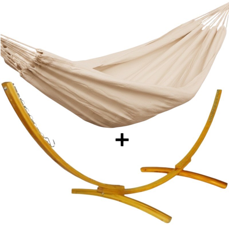 Hamac simple écru avec son pied en bois de mélèze Hamac simple écru avec son pied en bois de mélèze