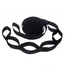 Une sangle d'accroche noire pour hamac